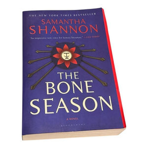 The Bone Season Samantha Shannon Bloomsbury Purple Trade PB Fantasy USA Sci-Fi